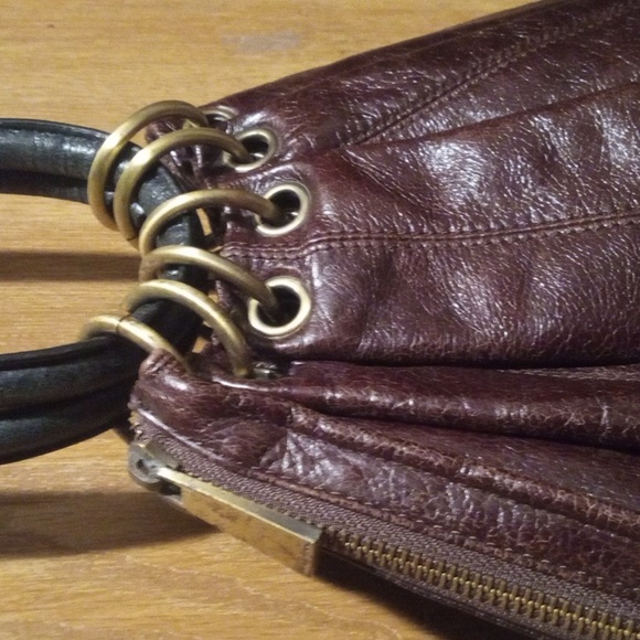 Trina Turk Absolute Luxury Leather Side Zip Handbag Gorgeous Unique - Picture 3 of 12